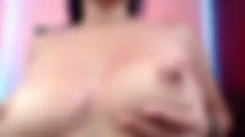 Seins avec sperme.