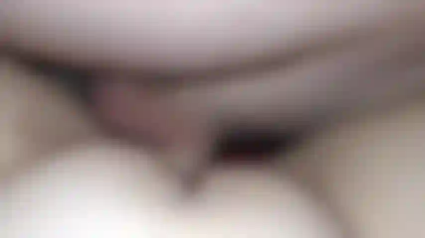 Creampie avec la chatte qui pousse.