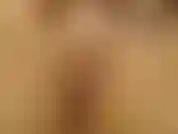 Messy spunk a couvert la chatte en se masturbant.