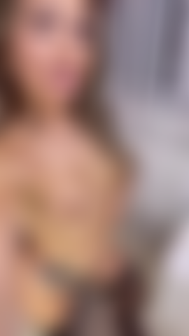 Je suis votre infirmière coquine ou peut-être une patiente à la recherche d'un remède ?