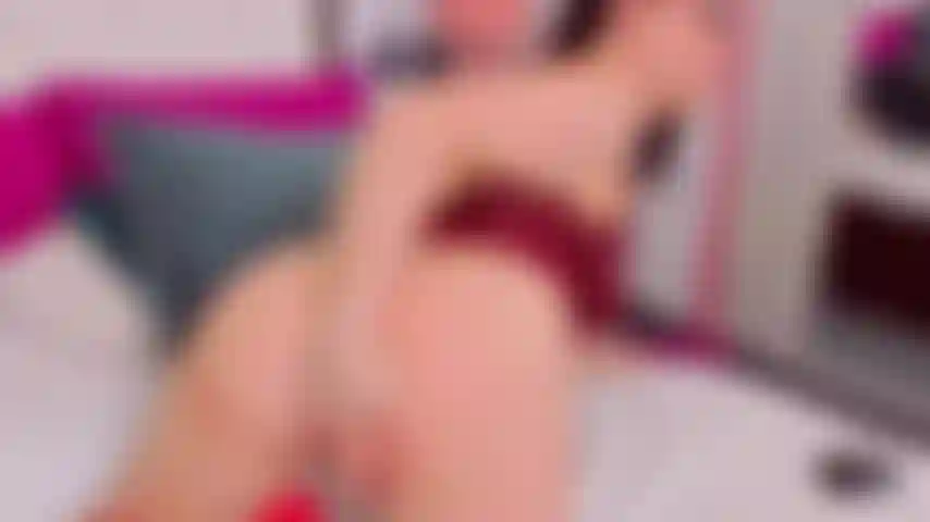 Je baise ma chatte, une baise de machine sexuelle. Je me sens si bien en chien !