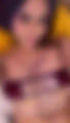 Je goûte les seins et les jeux de culotte.