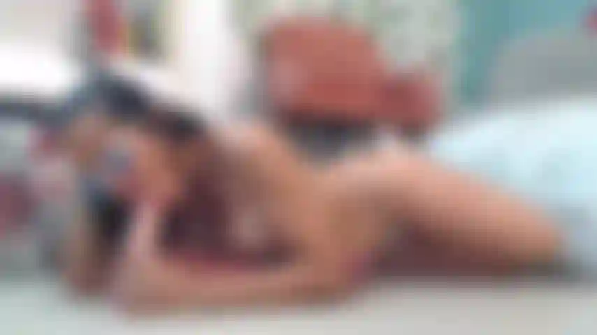 Nouveau jouet ! Que ressens-tu quand je te suce la bite comme ça ?