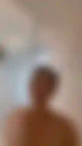 Douche vidéo voyeur me regarde laver mes gros seins.