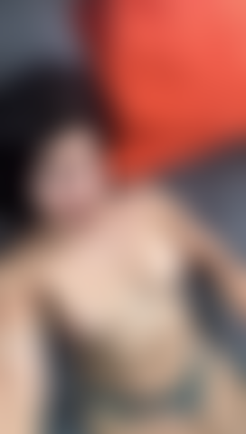 Sexy et provocante, je me masturberai pour toi.