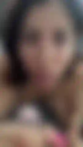 Une éjaculation au visage. Coquine avec mon ami.