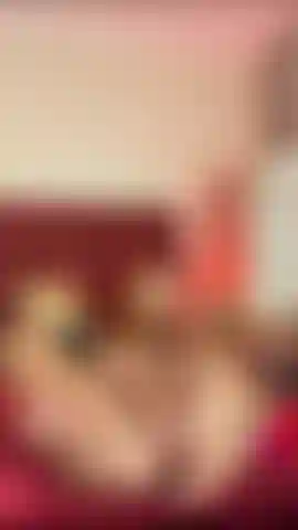 Gode anal + chatte vibrante = sperme dur.