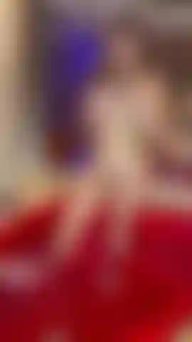 Vidéo nue dans un jacuzzi.