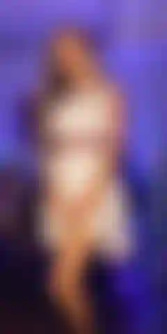 Le plaisir de noël chaud d'anita dark - chatte et pieds.