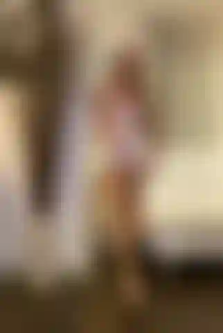 La star du porno anita dark en tant qu'infirmière sexy - bavardage et baise avec des jouets.