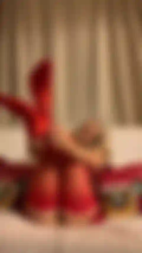 Des bas rouges de la star du porno anita dark.