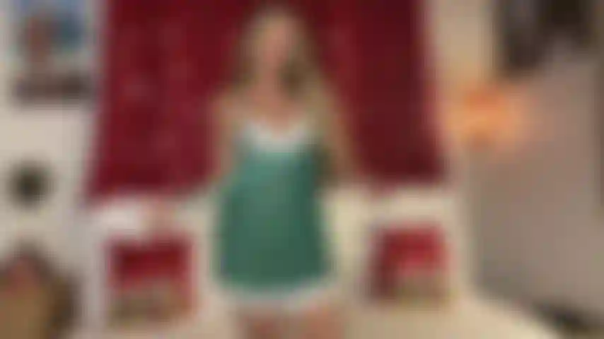 La vidéo super chaude du réveillon de noël d'anita dark.