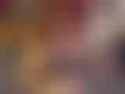 Une coquine chevauchant un gode.