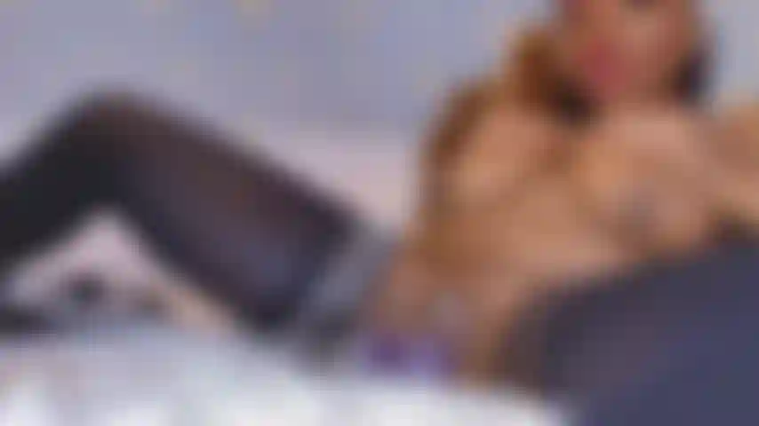 Trois jouets, des creampies et une putain de machine !