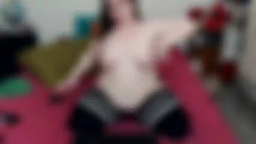 Tit joue en cuissardes.