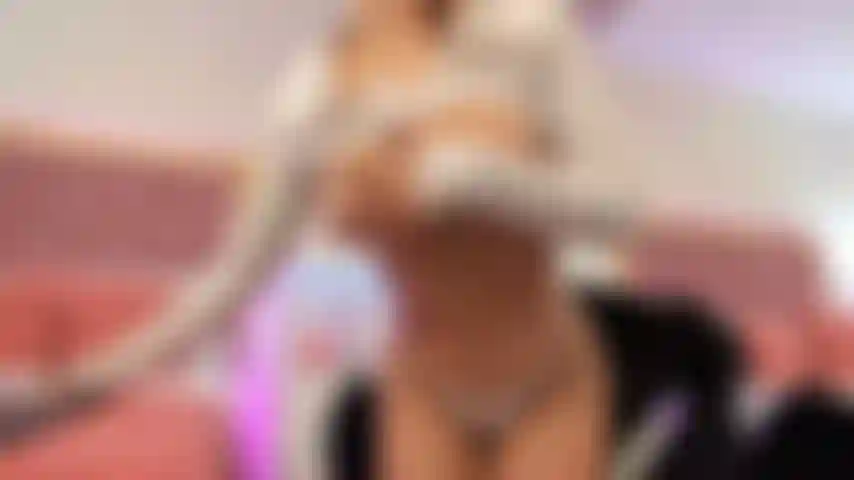 Mmm, come play with my holes