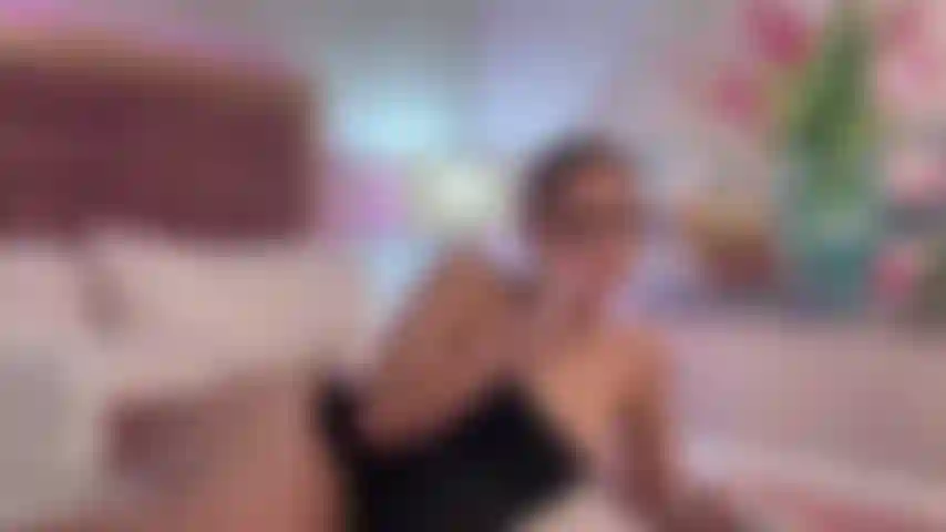 Juste moi, mon lit et mon petit jouet préféré.