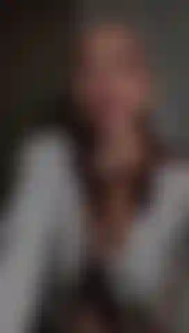 Tu veux goûter à ma douce chatte.