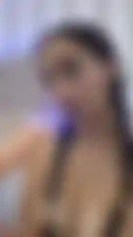 Laisse ta bite dans ma bouche, donne-moi du plaisir.