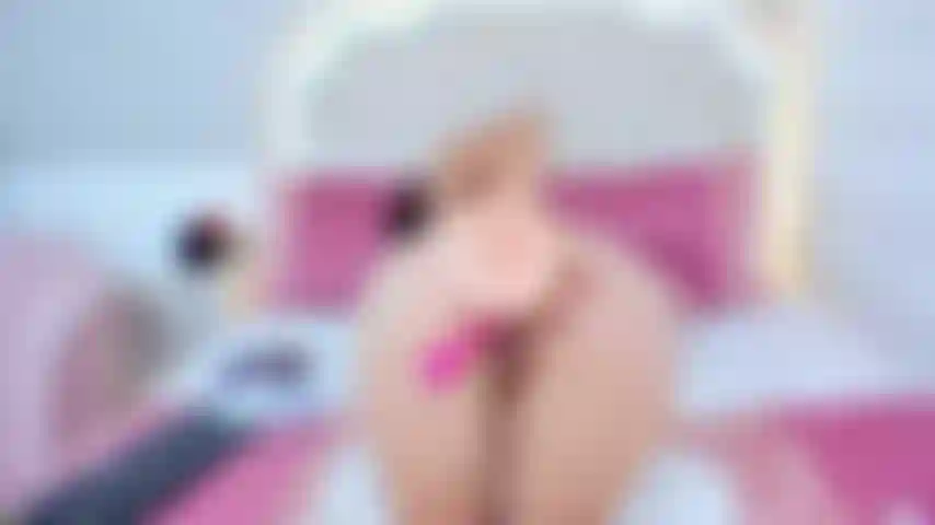 Mon cul se fait baiser par une bonne bite.