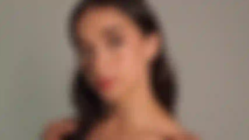 Je me sens si sexy et excitée, tu veux m'essayer ?