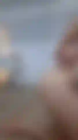 I know I'm driving you crazy
Look me in the eyes and tell me you can resist this mixture of tenderness and pure desire...