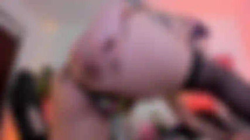 Une elfe sexy qui te taquine.