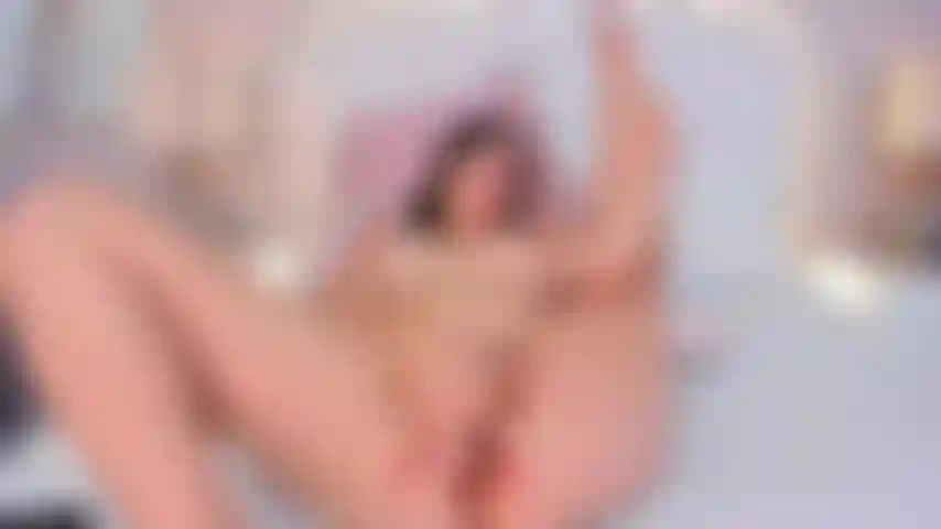 D'abord mes doigts et ensuite ta bite, il y a une deuxième partie mmmm.