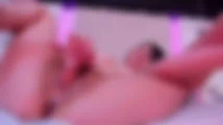 Mon visage de plaisir n'a pas de prix... Mmmm ne t'arrête pas.