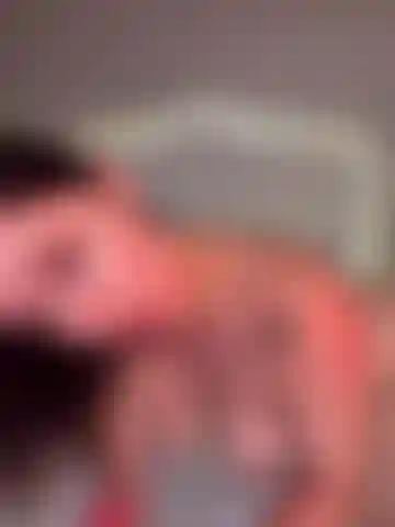 J'aime le son de ta bite dans ma bouche.
