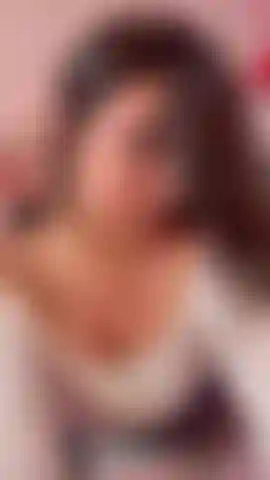 De belles lèvres, des seins, un corps... Mmm oui.