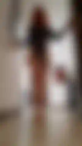 Fais moi gicler (souple, asmr & striptease).