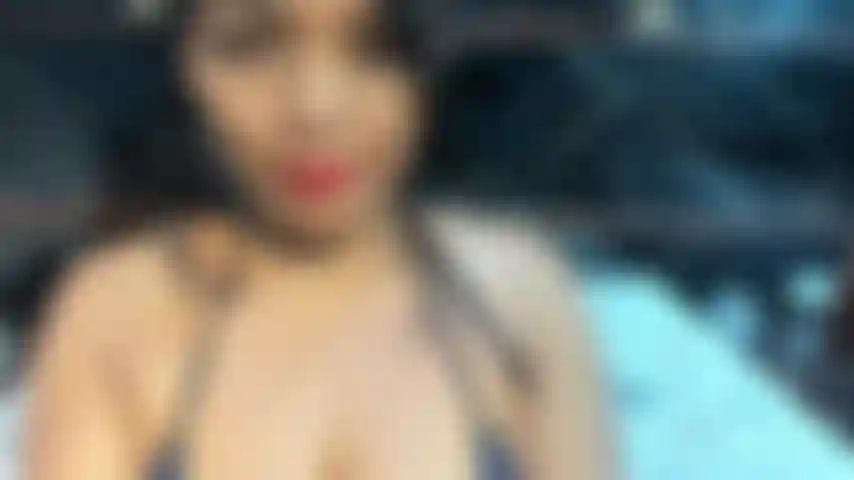 Je suis prête à ce que tu me baises si fort maintenant.