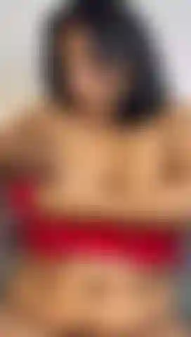 J'aime utiliser mes pinces à tétons.