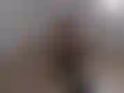 En cuir? Antonio joue avec sa bite poilue dure et frotte son corps poilu sur un banc de gym et frotte une belle charge, portant un harnais en cuir.