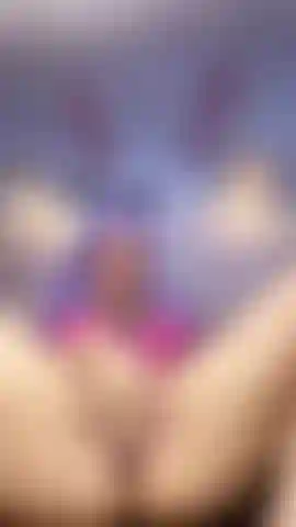 Je veux baiser ma chatte humide pour toi.