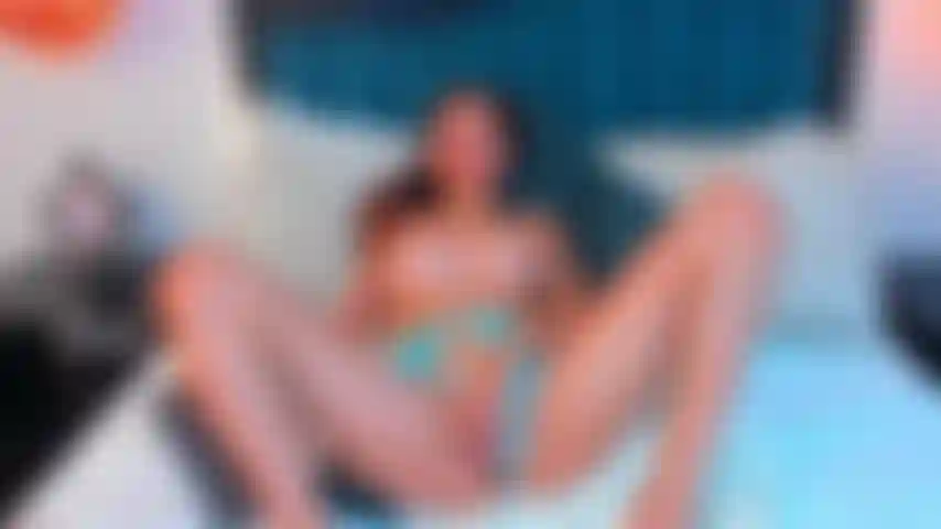 Je sens ma chatte couler, j'ai désespérément besoin que tu la remplisses complètement, mords mes tétons, suce-moi fort et fais-moi en supplier pour plus.