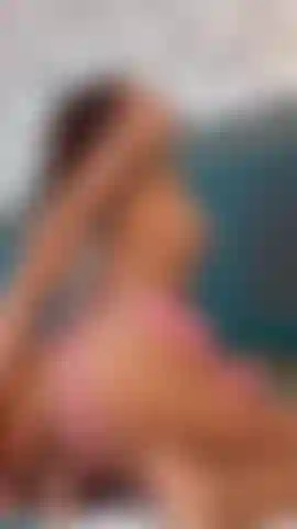 Je sais que tu aimes beaucoup quand je m'assois sur ta bite bébé, j'aime ta grosse bite dans ma chatte.