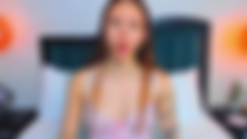 Mes seins et mon corps sensuel t'emmènent au sommet, me touchant pendant que tu me regardes.