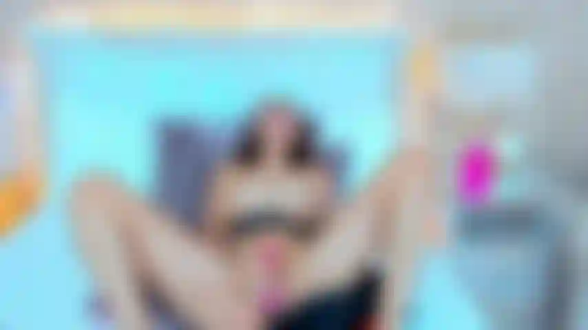 Mon vibromasseur fait une explosion avec ma chatte.