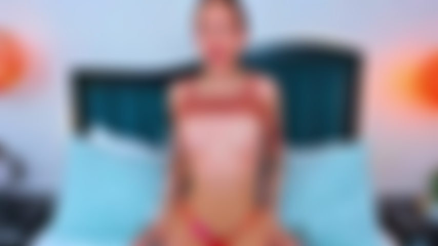 Je suis trempée et, quand je n'en peux plus, je serre fort mes seins et les baise en gémissant de manière incontrôlable... Pure excitation et lait imaginaire entre mes courbes.