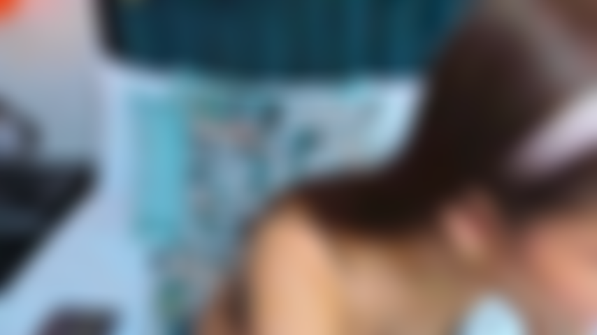 Putain, ma chatte dégouline, te prenant si bien, comme si elle était faite juste pour ta bite.