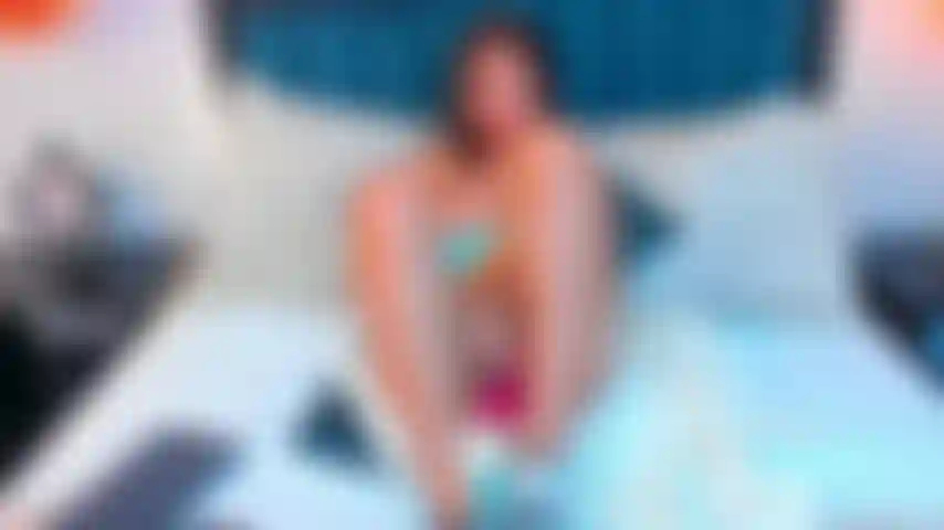 Baise-moi encore et encore, ne t'arrête pas jusqu'à ce que nous soyons tous les deux complètement épuisés. Sens ma chatte te serrer, suppliant pour chaque poussée plus profonde.