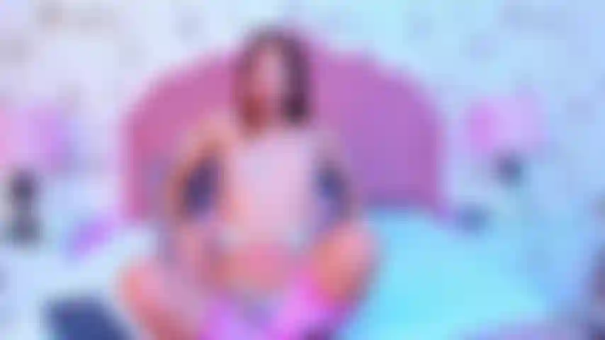 Je baise ta bite et j'ai hâte que tu renverses ton sperme sur mon visage.