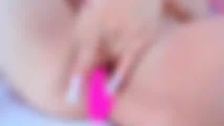 Chatte en zoom + sperme.