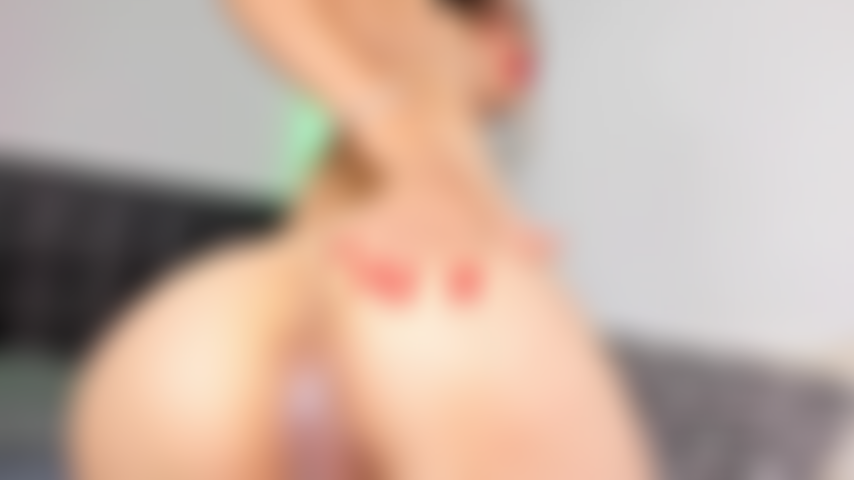 " Je ne suis pas seulement un joli visage... Je suis le désir qui allume votre imagination.".