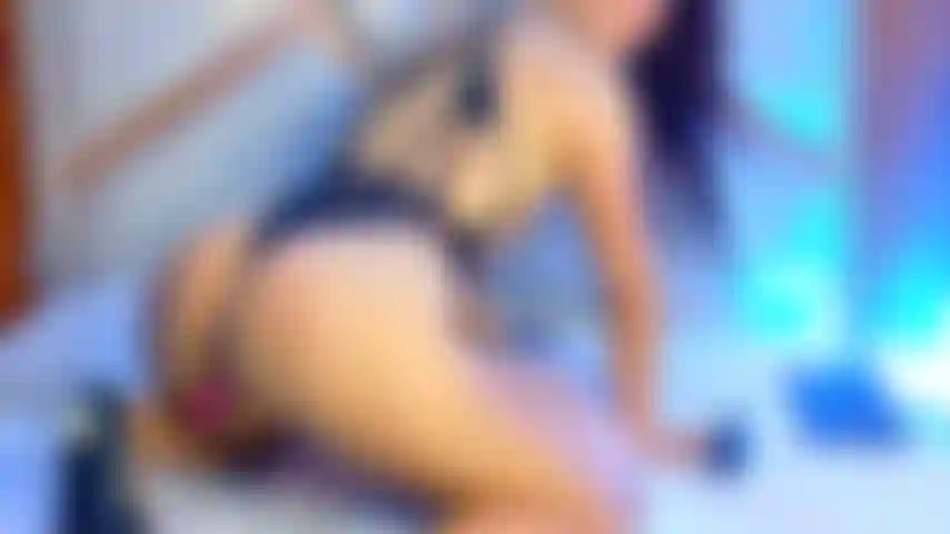 Tu aimerais voir mes fesses rebondir sur tes couilles.