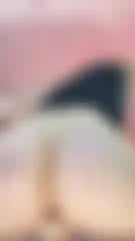 Regarde ce cul juteux.