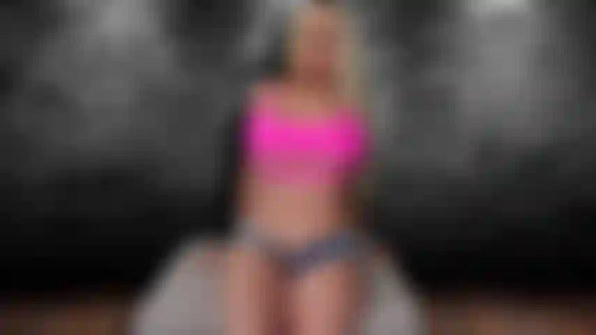 Je suce ta bite papa et tu jouis partout sur moi !