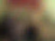 Un gode en verre baise par derrière.